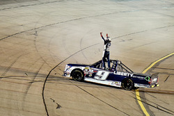 Ganador de la carrera William Byron, Kyle Busch Motorsports Toyota celebra