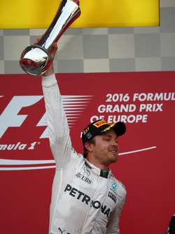 Podio: ganador de la carrera Nico Rosberg, Mercedes AMG Petronas F1 W07