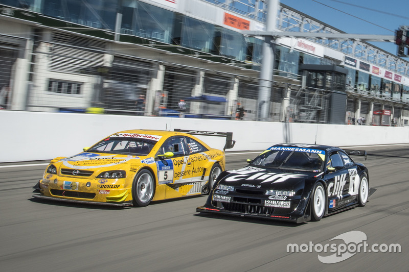 Opel Calibra von 1996 mit DTM- und TCR-Opel