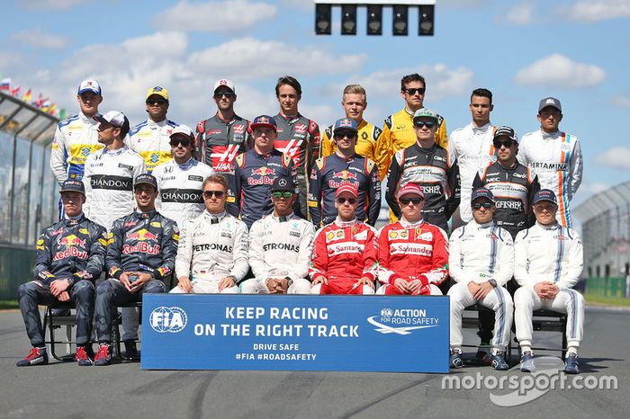 Foto de grupo de los pilotos de F1 de 2016