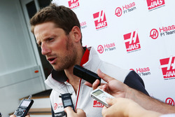 Romain Grosjean, Haas F1 Team met de media
