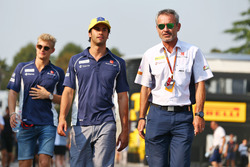 (L to R): Felipe Nasr, Sauber F1 Team with Beat Zehnder, Sauber F1 Team Manager