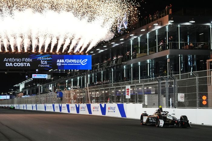 Race winner Antonio Felix Da Costa, Jaguar TCS Eacing