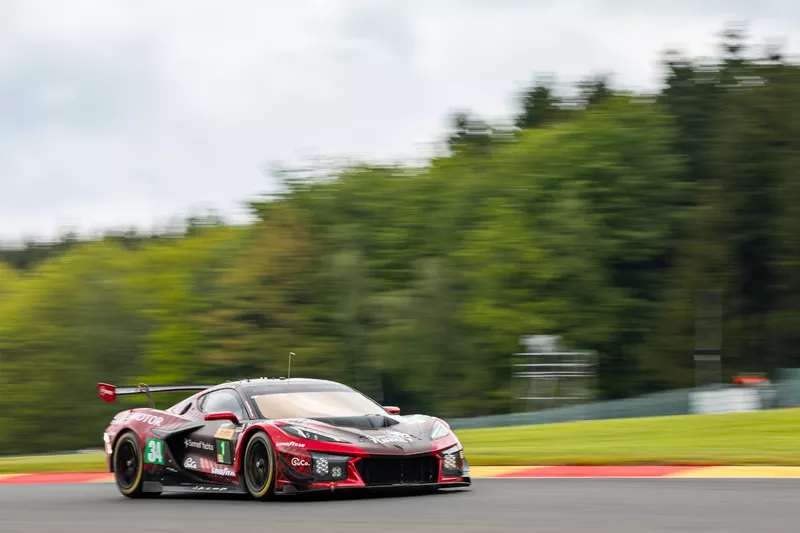 #34 Racing Team Turkey avec la TF Corvette Z06 LMGT3.R : Peter Dempsey, Salih Yoluc, Charlie Eastwood