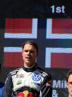 Podium: ganador, Andreas Mikkelsen, Volkswagen Motorsport