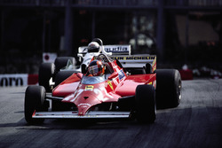 Con 4 vueltas Gilles Villeneuve toma la delantera del Williams de Alan Jones