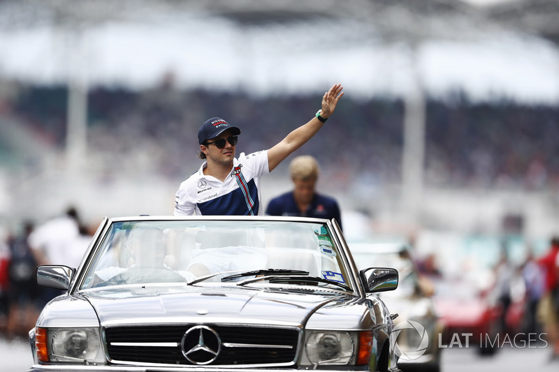 Felipe Massa, Williams, waves from a Mercedes SL on the drivers parade