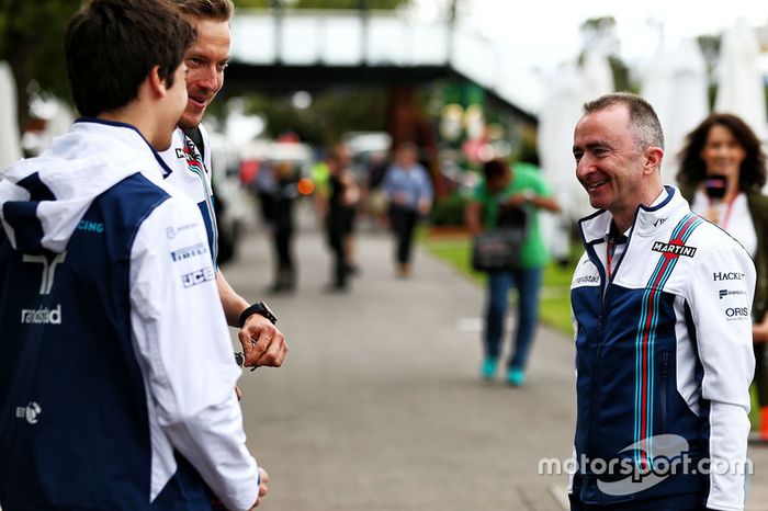 Lance Stroll a la izquierda y Paddy Lowe, jefe técnico de Williams (a la derecha)