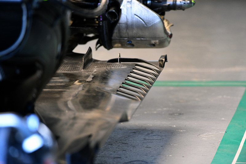 Mercedes-AMG F1 W09 piso trasero