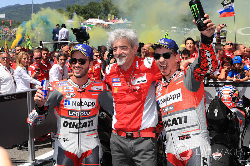 Gigi Dall'Igna, Ducati Team General Manager con Dovizioso y Lorenzo
