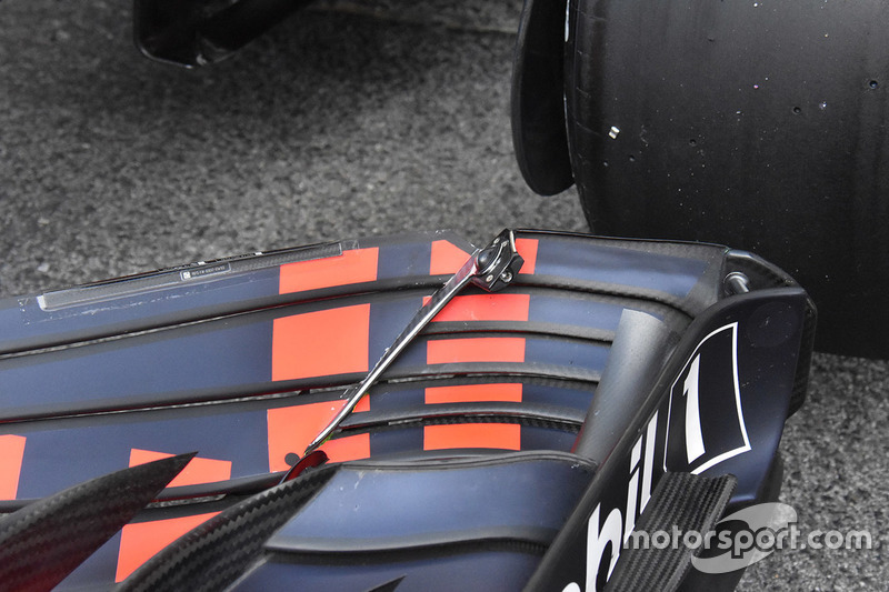 Red Bull Racing RB14 front wing detail