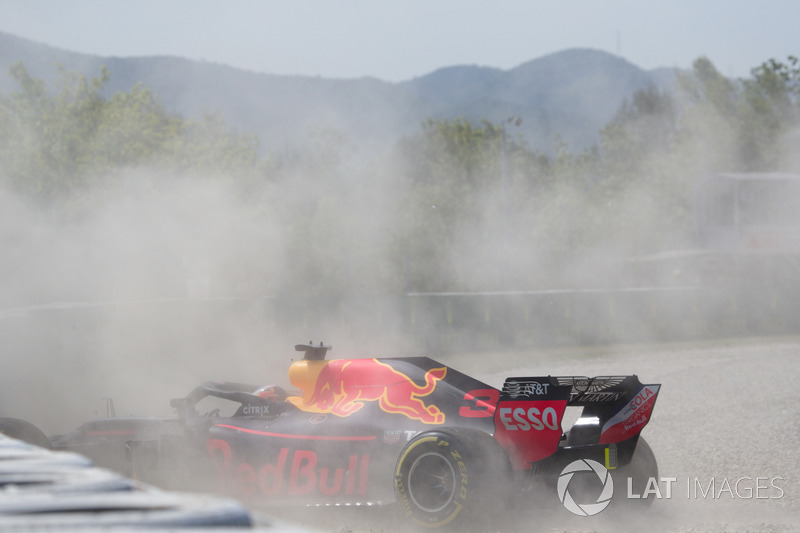 Daniel Ricciardo, Red Bull Racing RB14 choca en la PL1