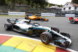 Валттері Боттас, Mercedes AMG F1 W09, Стоффель Вандорн, McLaren MCL33