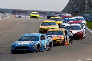 Kevin Harvick, Stewart-Haas Racing, Ford Fusion Busch Beer and Clint Bowyer, Stewart-Haas Racing, Ford Fusion Rush Truck Centers