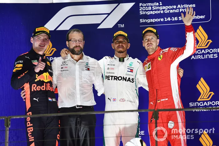 Podio: segundo lugar Max Verstappen, Red Bull Racing y tercer lugar Sebastian Vettel, Ferrari