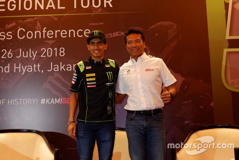 Hafizh Syahrin, Monster Yamaha Tech 3 and Dato' Razlan Razali, CEO Sepang International Circuit
