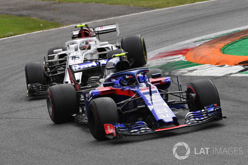 Pierre Gasly, Scuderia Toro Rosso STR13 and Charles Leclerc, Sauber C37