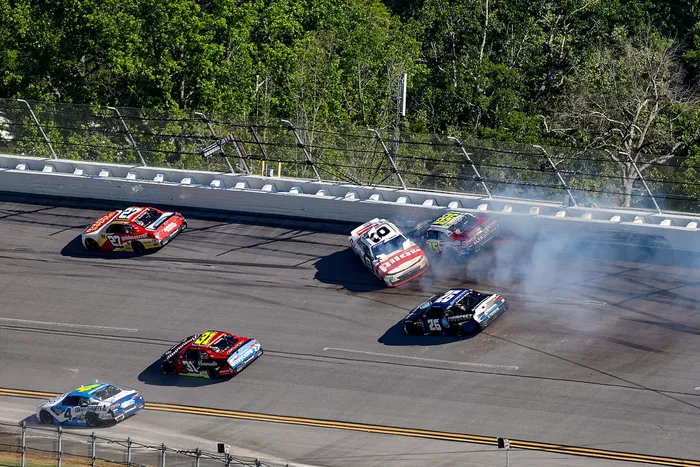 Sammy Smith, JR Motorsprots Chevrolet, Greg Van Alst, Joey Gase Motorsports Chevrolet