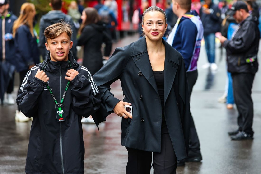 Eliska Babickova, dziewczyna Andrei Kimi Antonellego, Mercedes 