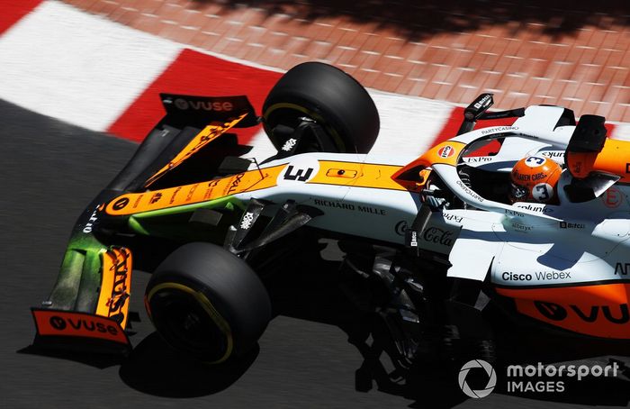 Daniel Ricciardo, McLaren MCL35M, con parafina