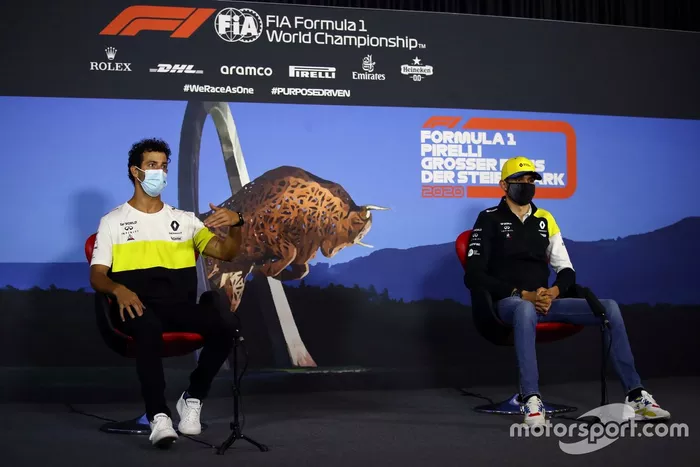 Daniel Ricciardo, Renault F1 y Esteban Ocon, Renault F1 en la conferencia de prensa