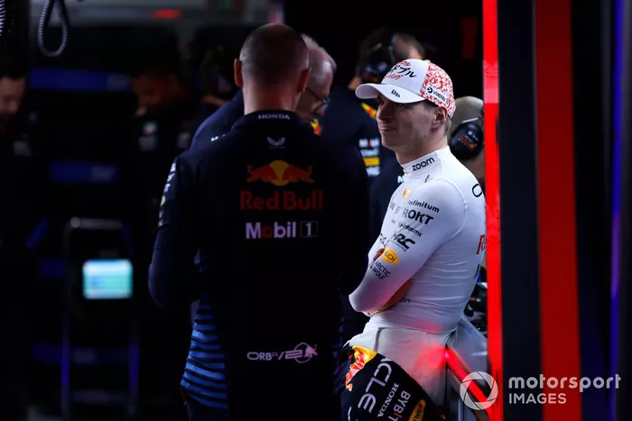 Max Verstappen, Red Bull Racing, dans le garage 