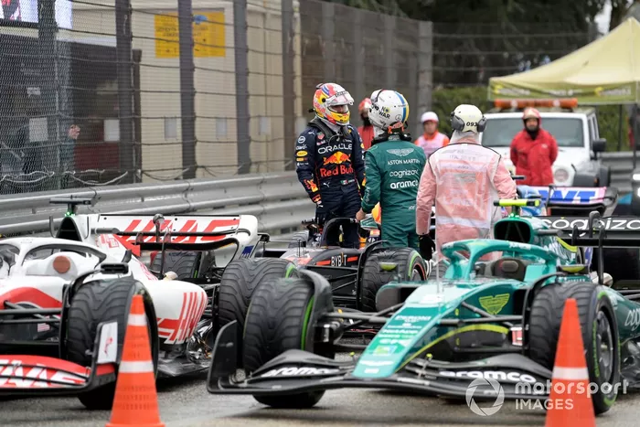 Sergio Pérez, Red Bull Racing, Sebastian Vettel, Aston Martin, hablan en el Parc Ferme tras la clasificación