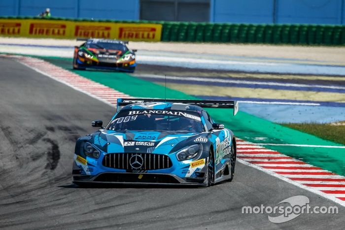 #90 Akka ASP Team Mercedes-AMG GT3: Timur Bogulavskiy, Fabian Schiller