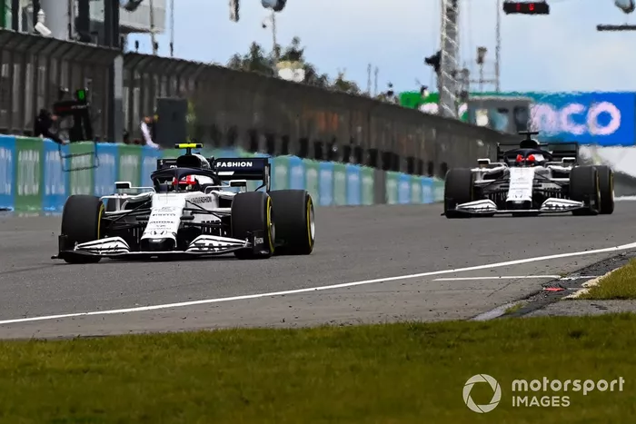 Pierre Gasly, AlphaTauri AT01, Daniil Kvyat, AlphaTauri AT01