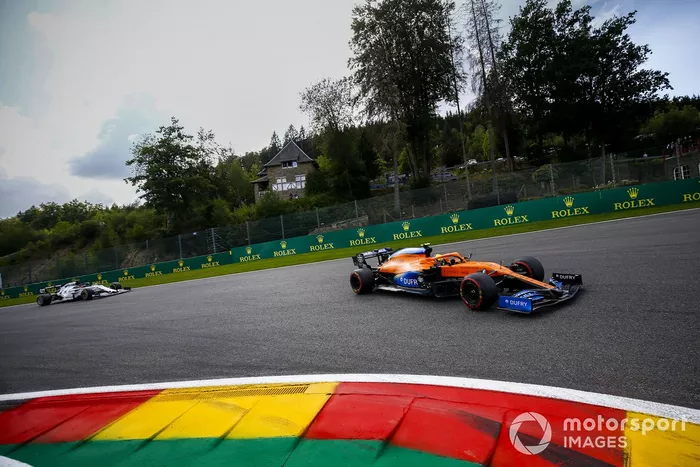Lando Norris, McLaren MCL35, Daniil Kvyat, AlphaTauri AT01
