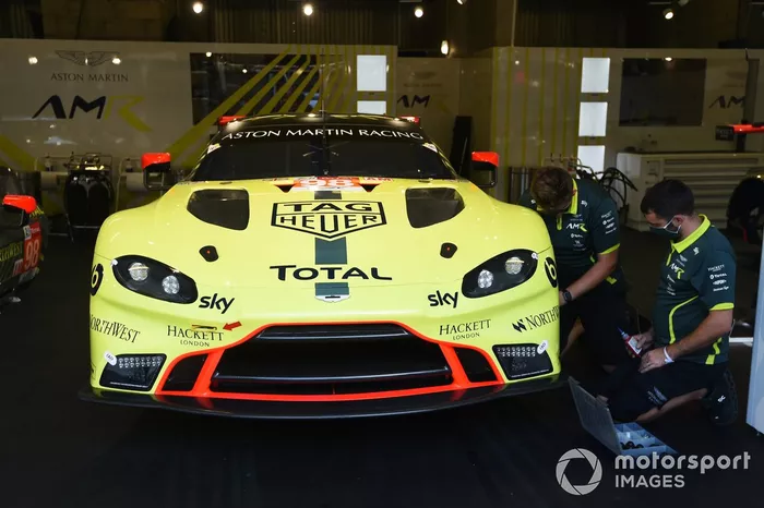 #98 Aston Martin Racing Aston Martin Vantage: Paul Dalla Lana, Augusto Farfus, Ross Gunn
