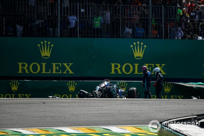 Alex Albon, Williams FW45, se cae en la salida