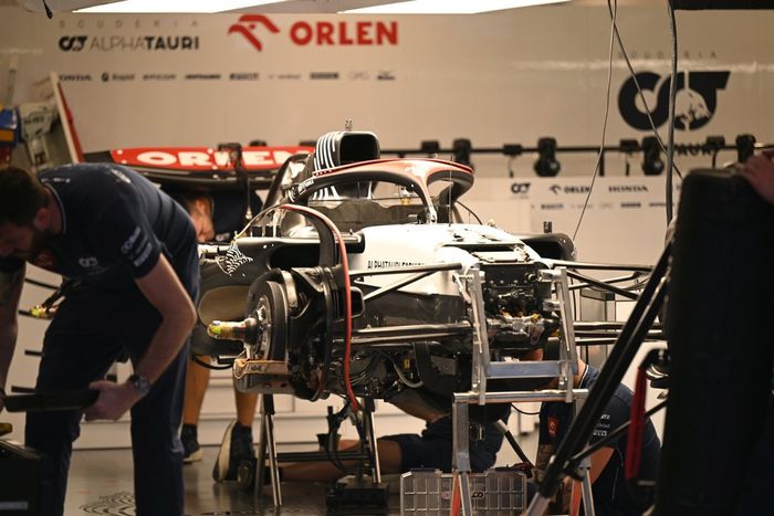 Szczegóły techniczne AlphaTauri AT04