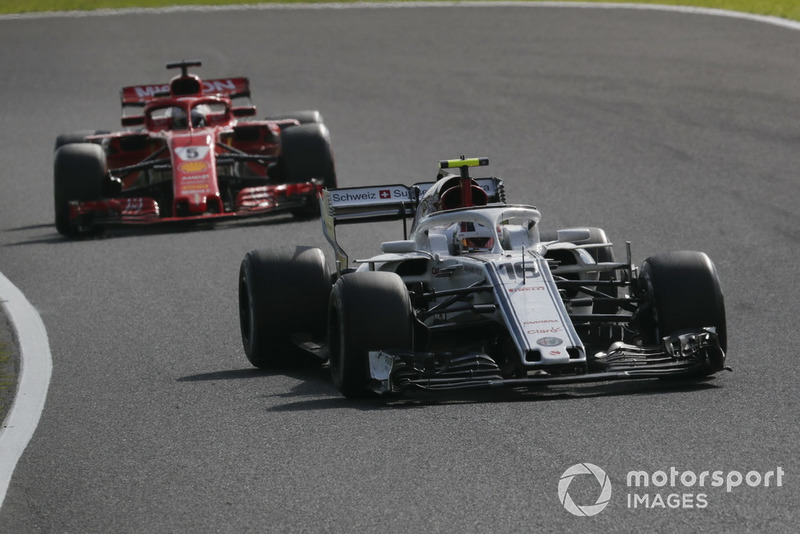 Charles Leclerc, Sauber C37, Sebastian Vettel, Ferrari SF71H