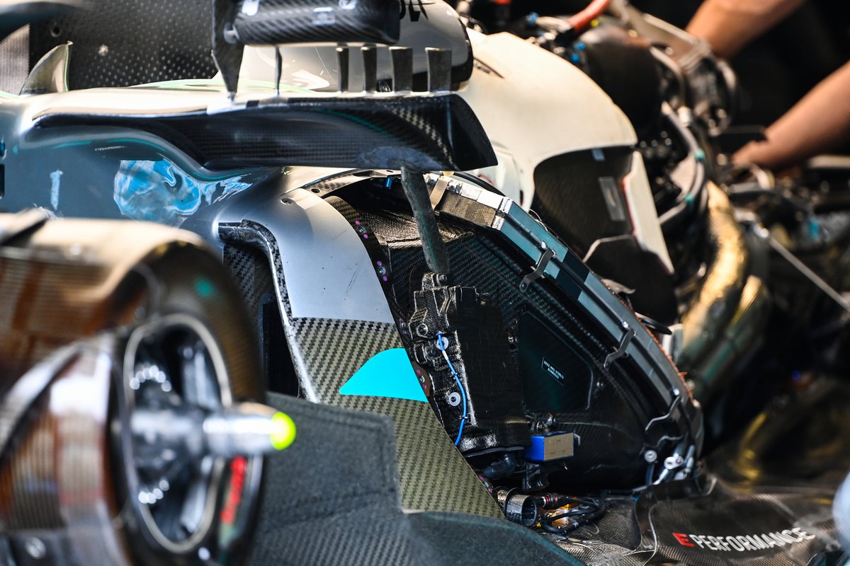 Detalle del sidepod del Mercedes W13