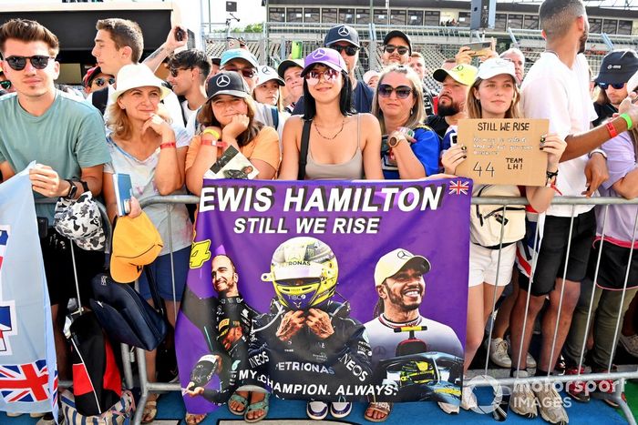 Lewis Hamilton, Mercedes-AMG, fans