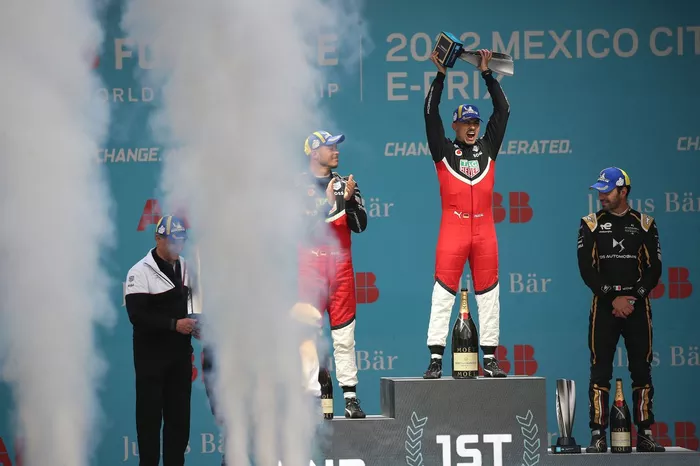 Podio: Race winner Pascal Wehrlein, Porsche