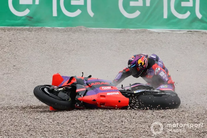 Jorge Martin, chute de Pramac Racing