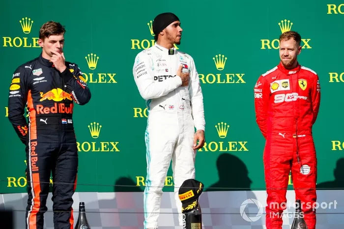 Podio: segundo lugar Max Verstappen, Red Bull Racing, ganador de la carrera Lewis Hamilton, Mercedes AMG F1 y el tercer lugar Sebastian Vettel, Ferrari