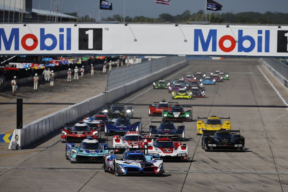 #24 BMW M Team RLL BMW M Hybrid V8: Philipp Eng, Dries Vanthoor, Kevin Magnussen