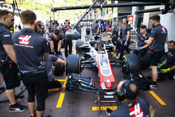 Entraînement aux arrêts au stand chez Haas F1