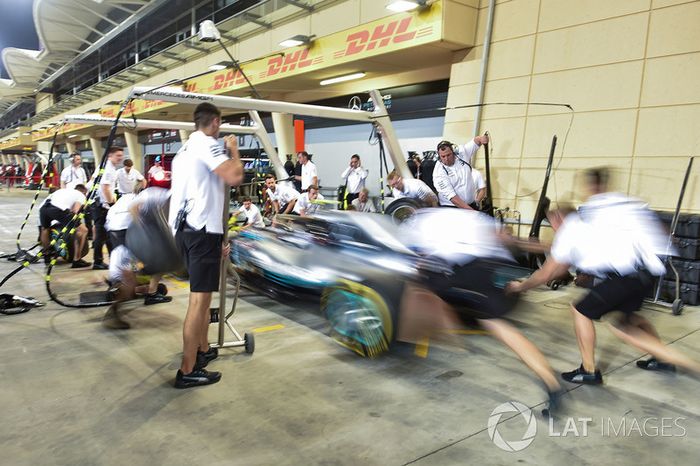 Mercedes AMG F1 pitstop