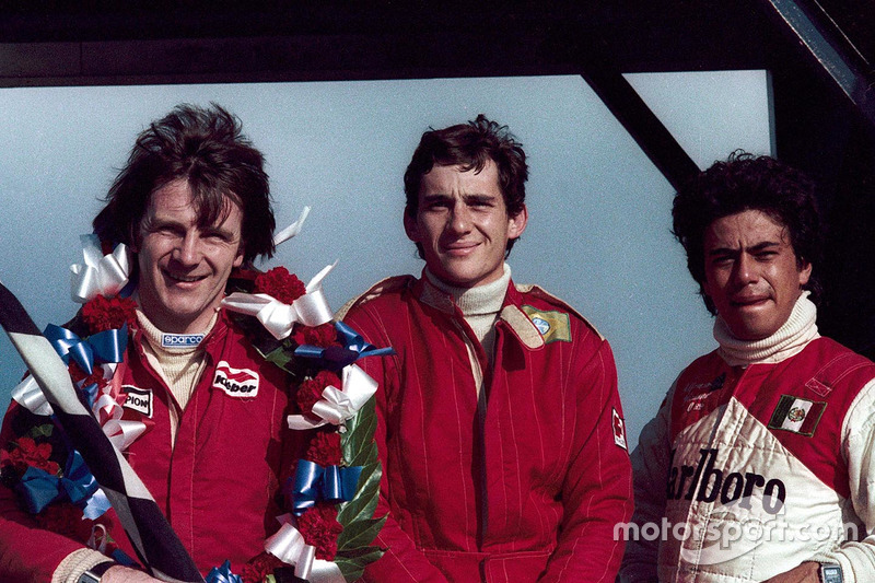 Ganador de la carrera Rick Morris, campeón de la serie y en segundo lugar Ayrton Senna, tercer lugar Alfonso Toledano