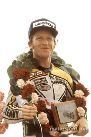 Il vincitore della gara Kenny Roberts Snr, Yamaha