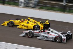 Helio Castroneves, Team Penske Chevrolet, Juan Pablo Montoya, Team Penske Chevrolet