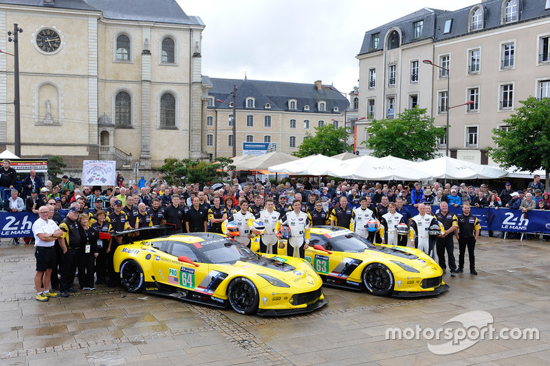 #64 Corvette Racing - GM Chevrolet Corvette C7R: Oliver Gavin, Tommy Milner, Jordan Taylor, #63 Corv