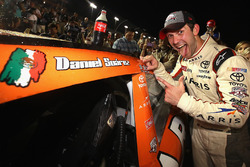 Campeón 2016 y ganador de la carrera, Daniel Suárez, Joe Gibbs Racing Toyota