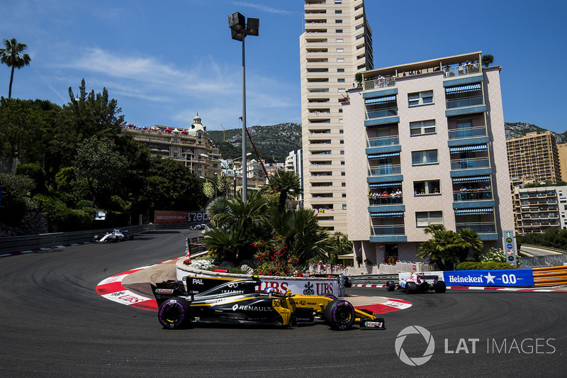 Felipe Massa, Williams FW40, Jolyon Palmer, Renault Sport F1 Team RS17