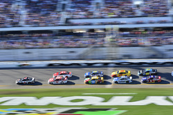 Kevin Harvick, Stewart-Haas Racing Ford, Kyle Larson, Chip Ganassi Racing Chevrolet, Ryan Blaney, Wood Brothers Racing Ford