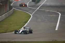 Льюіс Хемілтон, Mercedes AMG F1 W08, Даніель Ріккардо, Red Bull Racing RB13